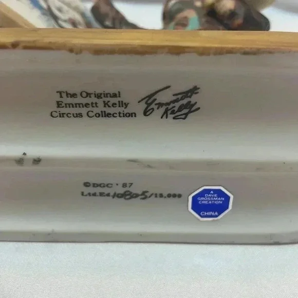 Vintage Clown Figurine by Emmet Kelly Jr. - Picture 6 of 6